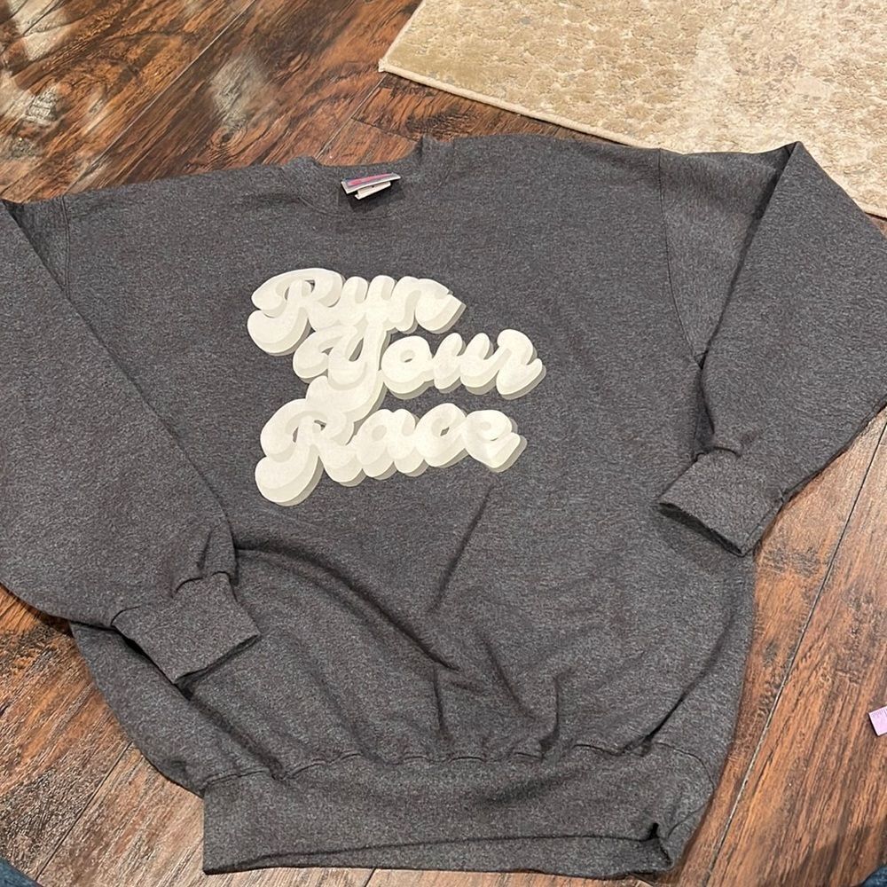 VTG Hanes ultimate cotton print pro ( Run‎ Your race ) crewneck size M in EUC